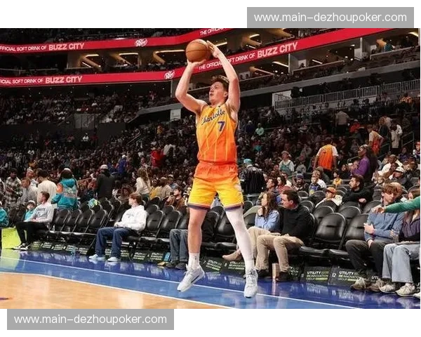 黄蜂豪取九连胜 克尼佩尔外线火力支撑球队崛起